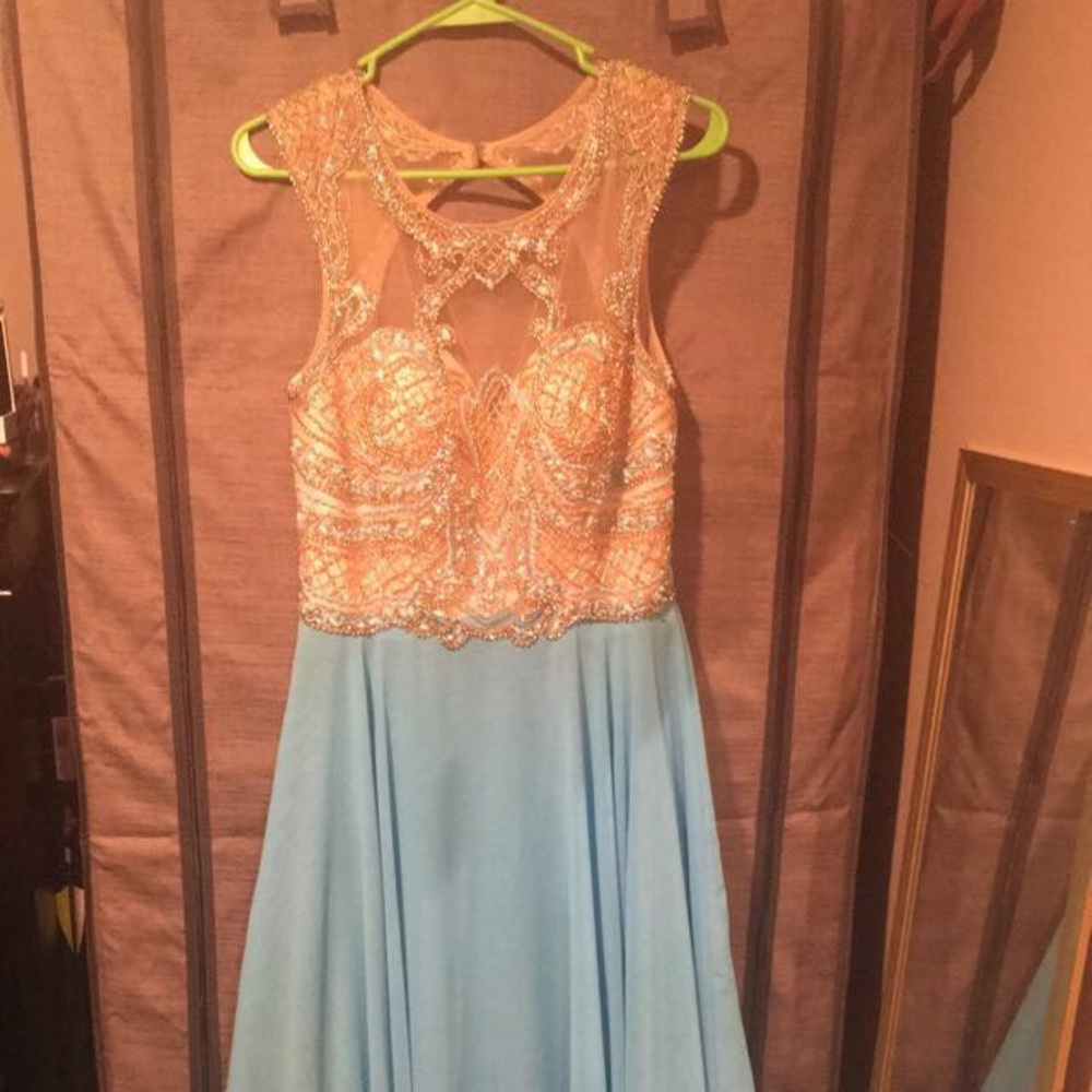 Sherri Hill Prom Dress - Picture 3 of 7